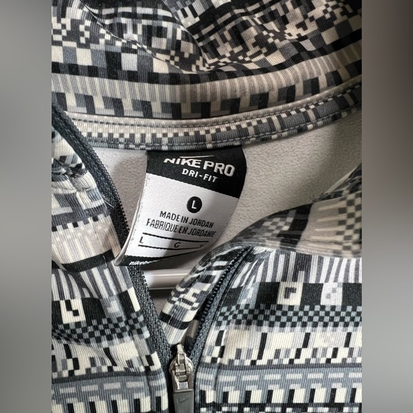 Nike Zip Sweatshirt - Picture 3 of 3